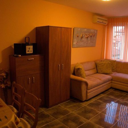 Апартамент Освободител Pomorie Ngoại thất bức ảnh