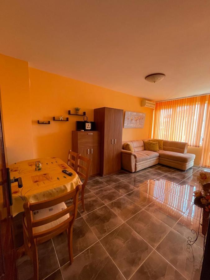 Апартамент Освободител Pomorie Ngoại thất bức ảnh
